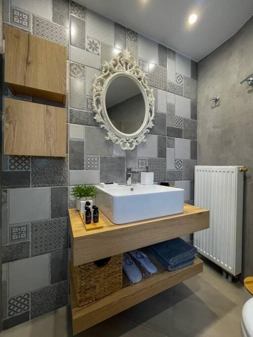 Just Live Apartment Triovasálos Екстериор снимка